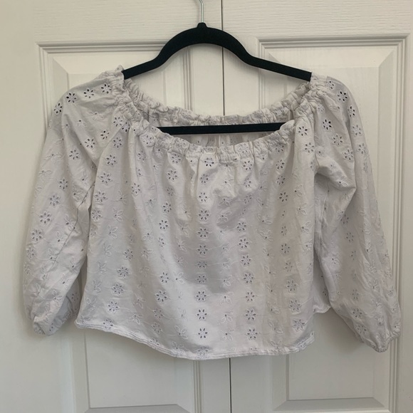 White Brandy Melville Cropped long sleeved shirt - Picture 6 of 6